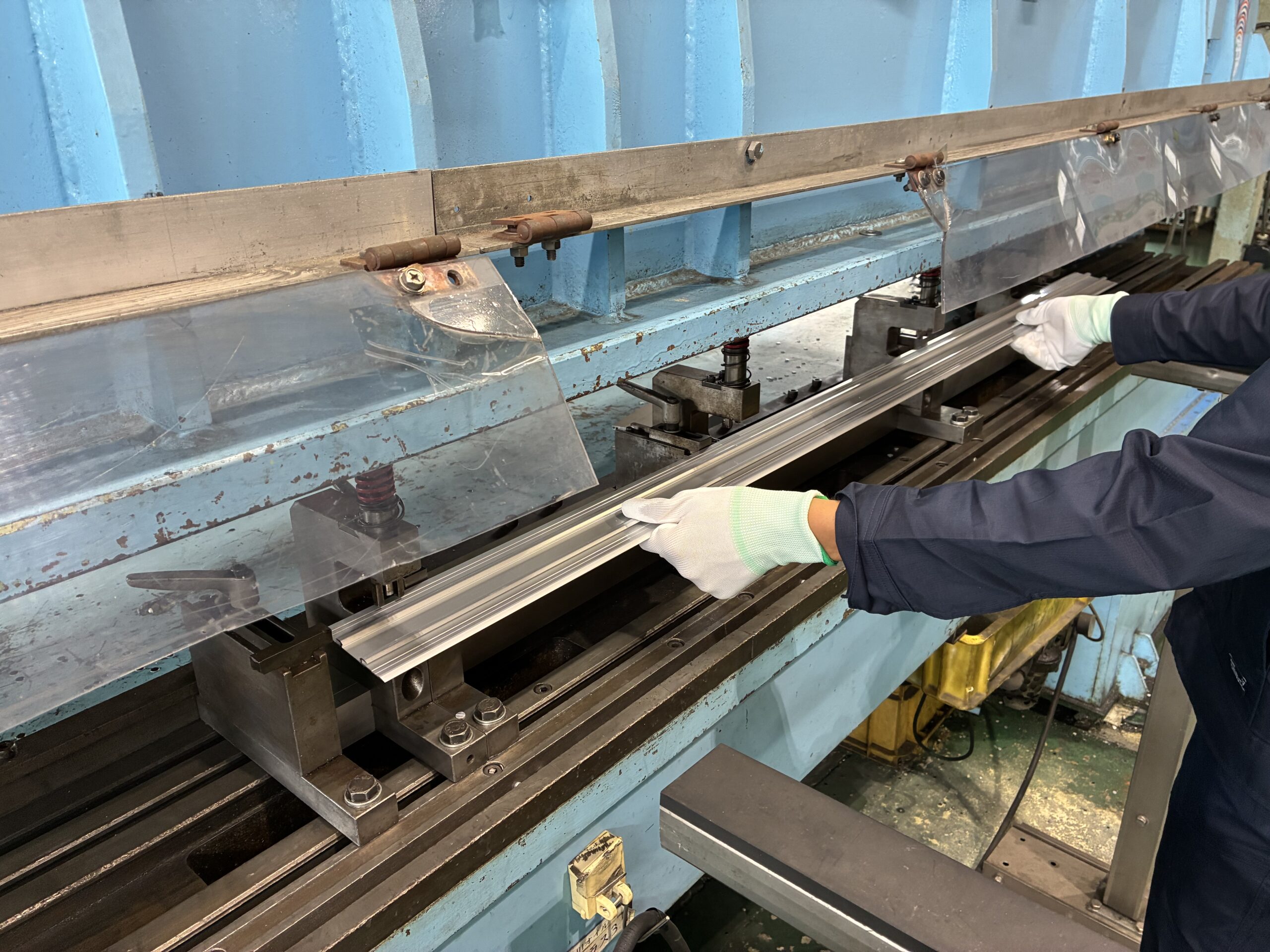 複数の金型がセットされている様子